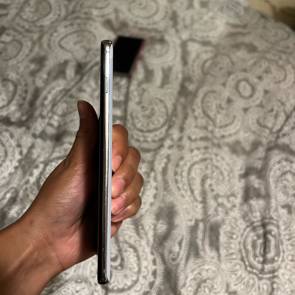 Samsung Galaxy S 10 phone - Picture 8 of 8